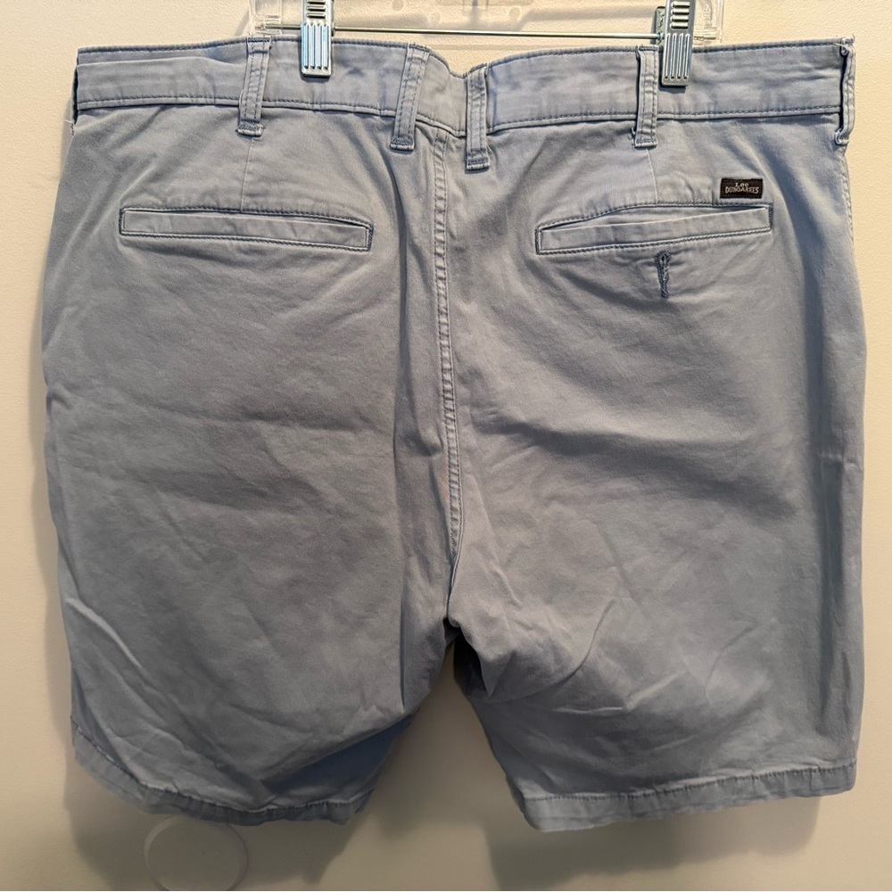 Lee Men's Light Blue Flat Front Shorts Size 38 - Picture 3 of 5